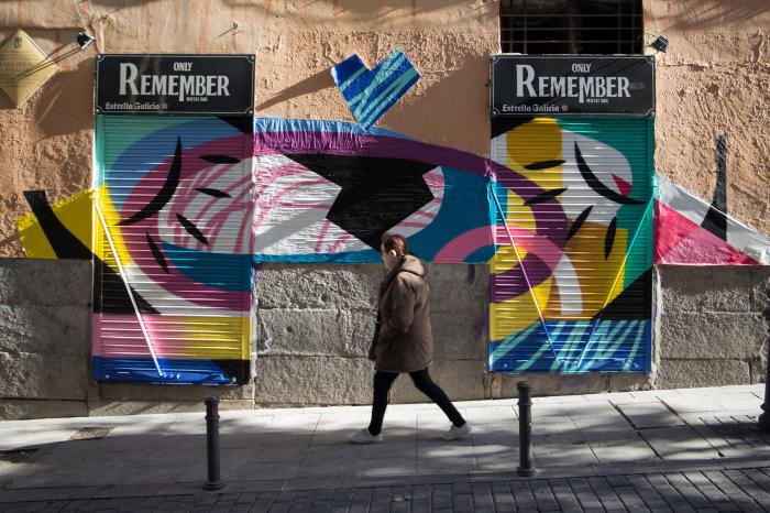 "Métete los esprays por el culo": indignación con lo que un vándalo ha hecho en el centro de Valencia