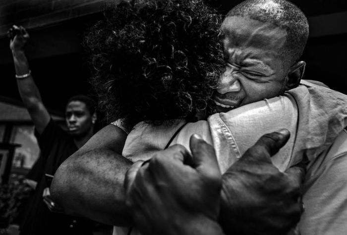 El joven en llamas, la historia detrás de la foto del año del World Press Photo