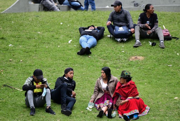 El Gobierno de Ecuador reduce los precios del combustibles para frenar las protestas