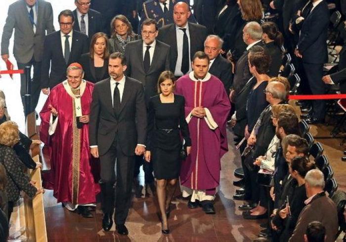 El bostezo de Posada en el funeral por Germanwings (VÍDEO)