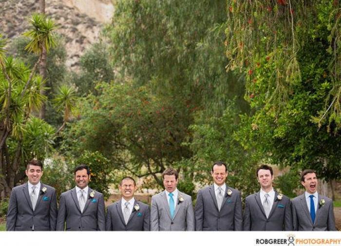 18 fotos de boda en las que los amigos del novio se lucieron (FOTOS)