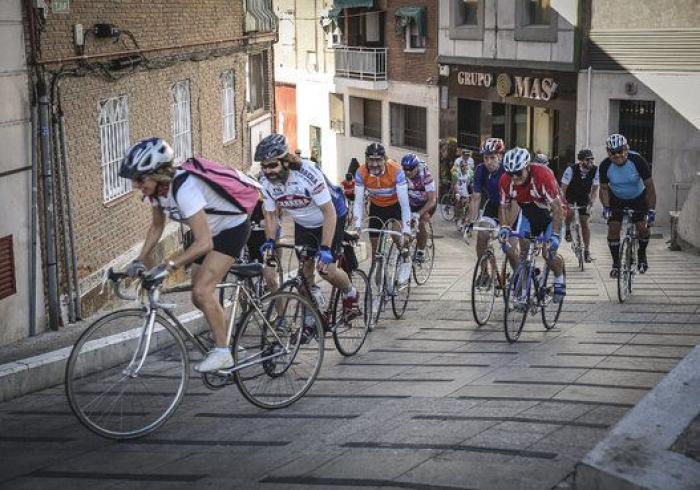 La clásica Otero revive en Madrid el ciclismo de antaño