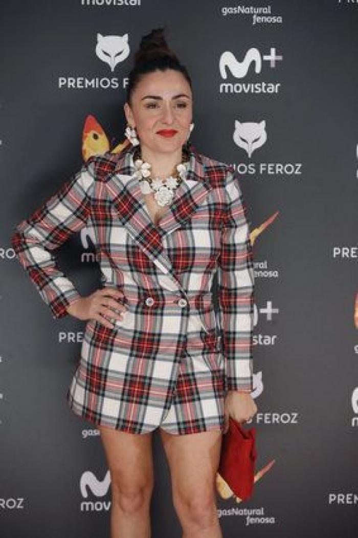 Cosas raras que vimos en la alfombra de los Premios Feroz: de ir sin pantalones al vestido de picnic