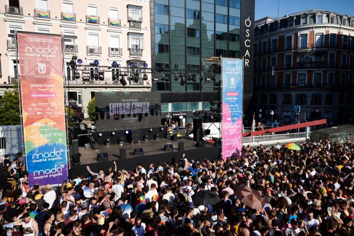 Chueca abuchea a Almeida durante el pregón del Orgullo de Madrid