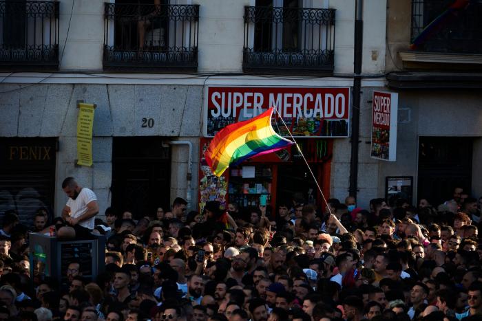 Chueca abuchea a Almeida durante el pregón del Orgullo de Madrid
