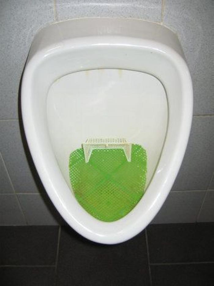 Para no echar gota: los urinarios más extraños (FOTOS)