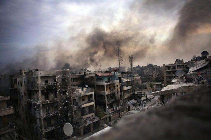 Un insólito acuerdo entre el régimen y la oposición permite evacuar a miles de personas de cuatro ciudades sirias