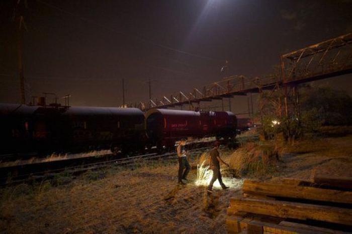 Cinco muertos y más de 50 heridos al descarrilar un tren en Filadelfia