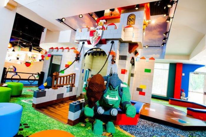 Si alguna vez soñaste con construir una casa de verdad con Lego, este es tu hotel (FOTOS)