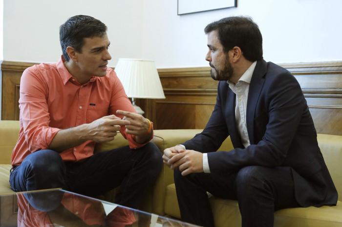 Garzón y Sánchez acuerdan despenalizar la eutanasia y reformar la ley electoral