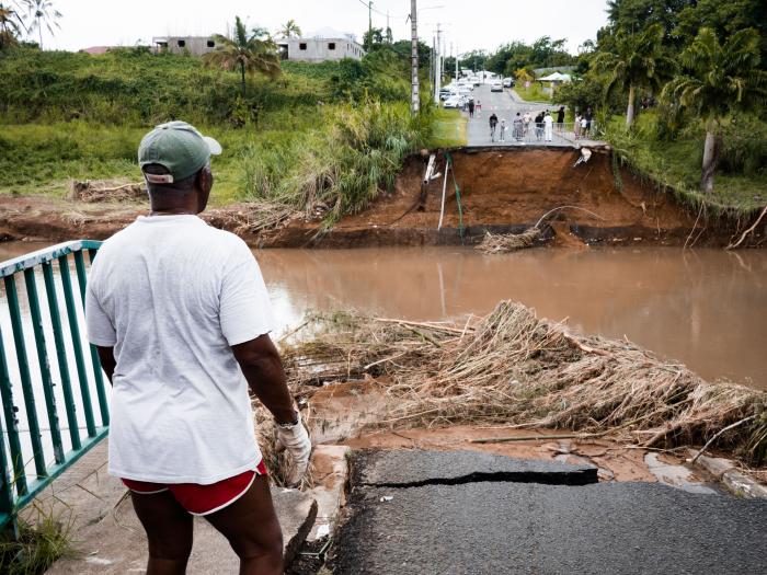 Al menos dos muertos, 13.000 desplazados y más de 2.600 casas dañadas en República Dominicana por el huracán Fiona