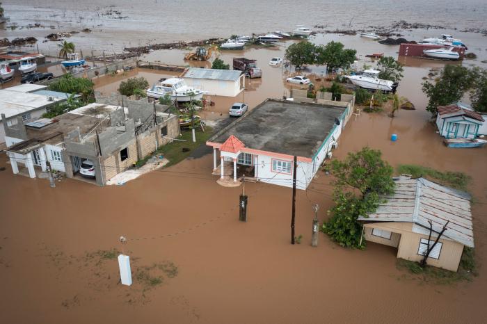 Al menos dos muertos, 13.000 desplazados y más de 2.600 casas dañadas en República Dominicana por el huracán Fiona