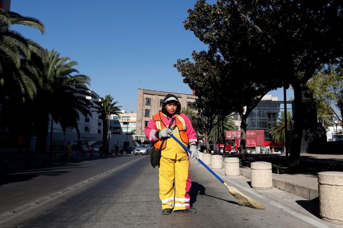 Trabajadoras de la limpieza piden rectificar "por sexista" un programa de formación dirigido sólo a mujeres
