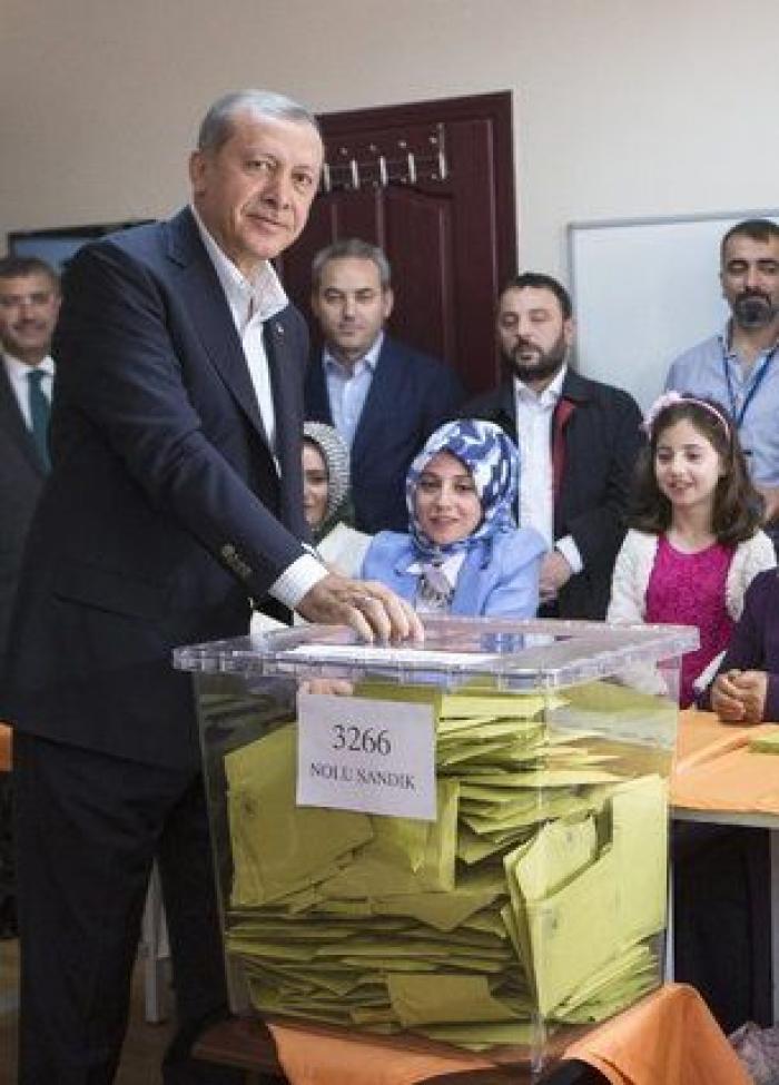 Elecciones en Turquía: los islamistas de Erdogan pierden la mayoría absoluta (VÍDEO, FOTOS)