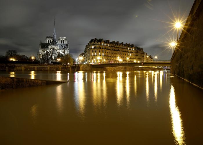 El Sena, desbordado en París