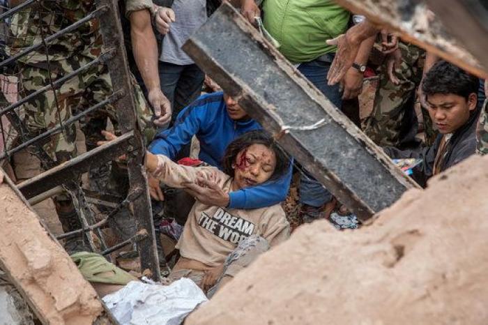 Omar Havana, el único fotógrafo español residente en Nepal, alerta ante el olvido tras el terremoto
