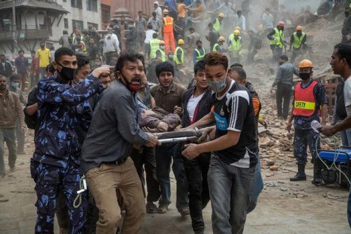 Omar Havana, el único fotógrafo español residente en Nepal, alerta ante el olvido tras el terremoto