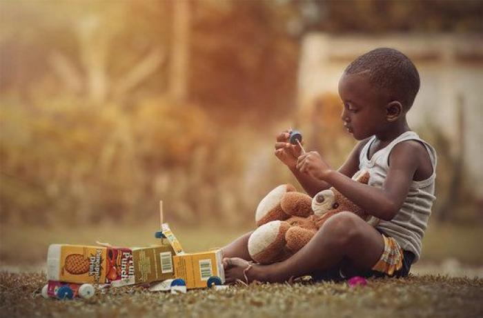 El fotógrafo jamaicano que retrata lo que los niños pueden enseñarnos sobre la vida (FOTOS)