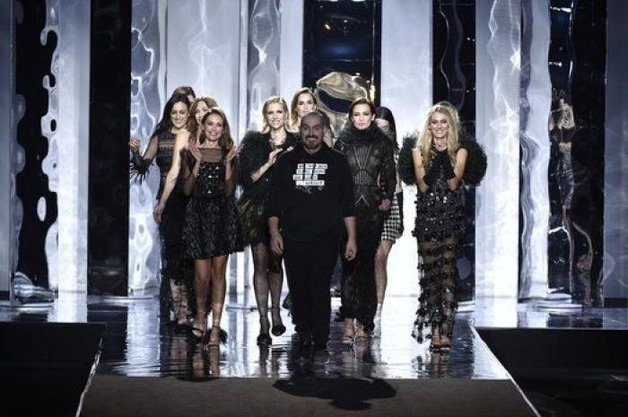 Duyos celebra 20 años en la moda con diez tops "amigas e iconos" y se alza como mejor colección