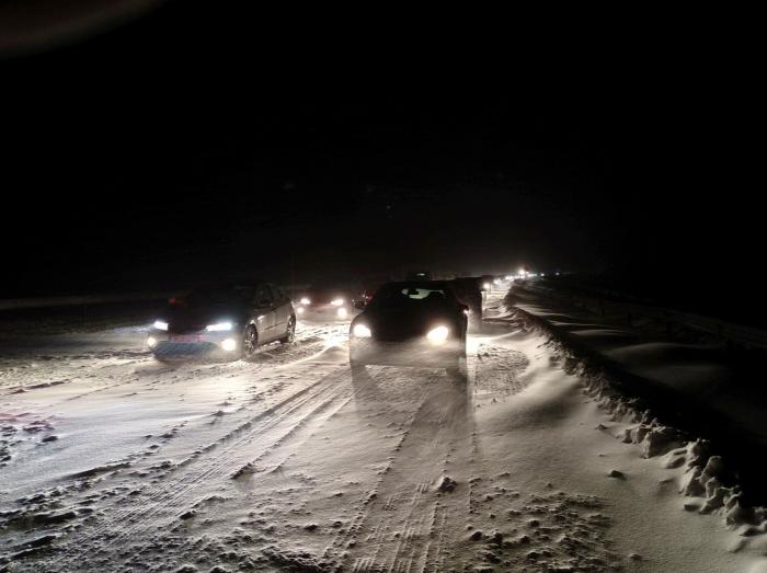 El monumental cabreo de un Guardia Civil con los atrapados en la nieve que se ha vuelto viral