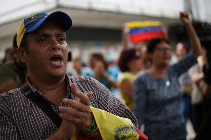 Un "procedimiento de rutina" que resume el infierno de la prensa en Venezuela