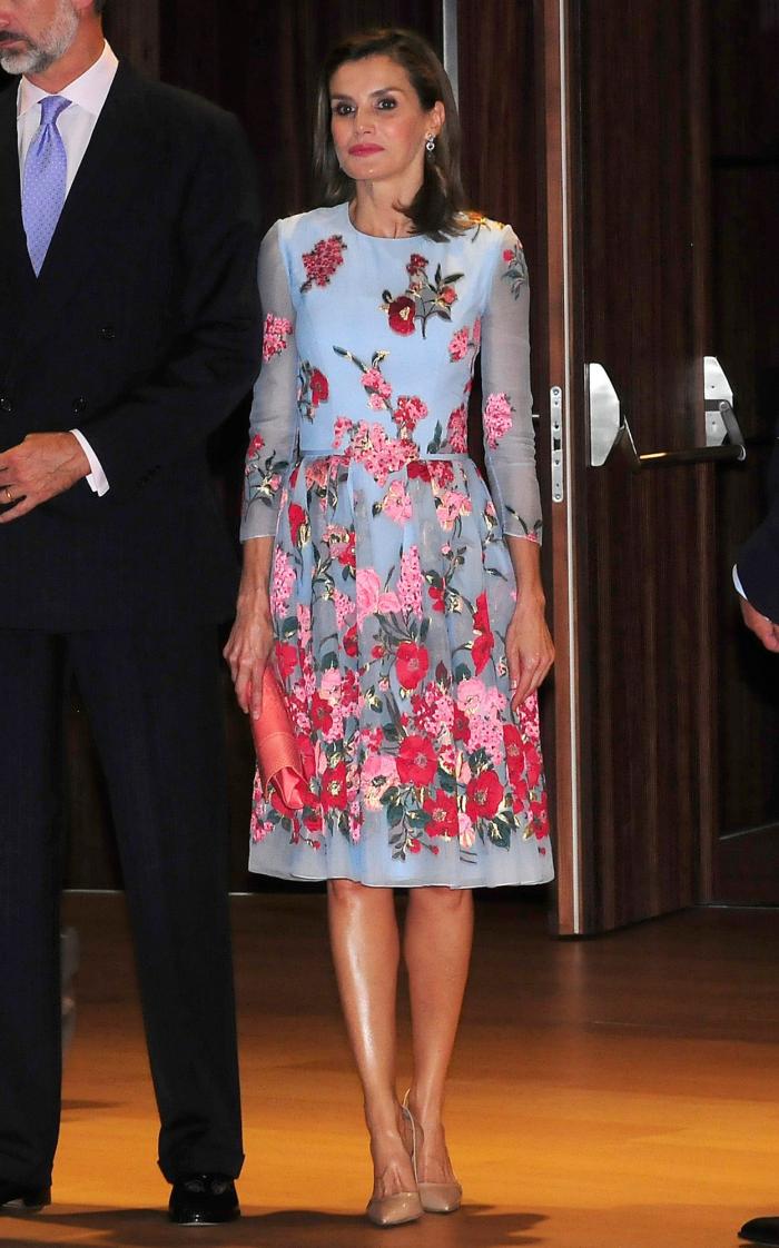 El truco del vestido de lunares (sin lunares) de la reina Letizia