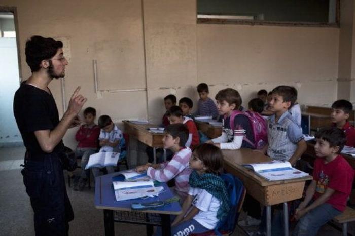 George y Amal Clooney darán educación a 3.000 niños sirios en Líbano