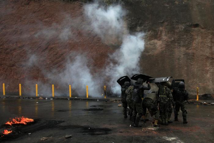 La calle arde en Honduras ante las sospechas de fraude electoral