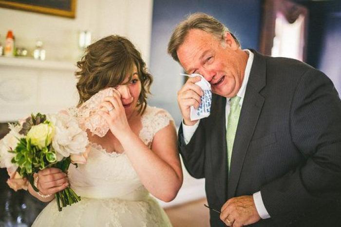 24 padres que no pudieron evitar llorar en la boda de sus hijos (FOTOS)