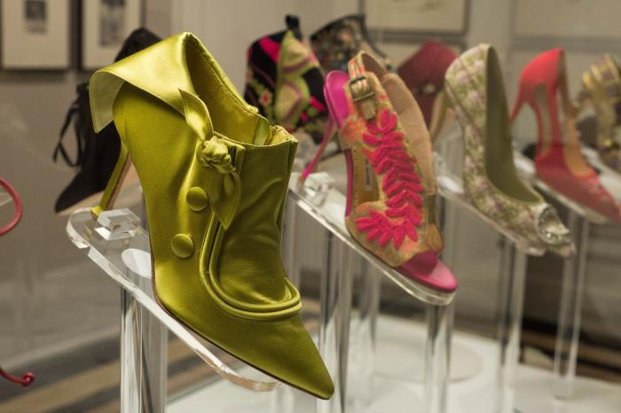 Los 212 zapatos que pisan fuerte en la exposición de Manolo Blahnik en Madrid