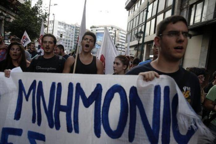 Principio de acuerdo en el Eurogrupo para desembolsar 7.000 millones de ayuda urgente a Grecia