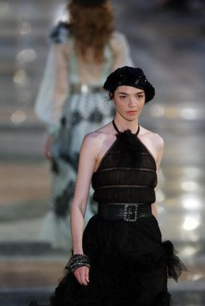 Chanel saca un cohete en su desfile de París