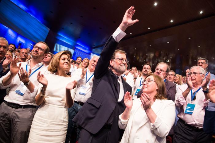 El nuevo aspecto físico de Rajoy es de lo más comentado: "¿Pero qué le pasa?"