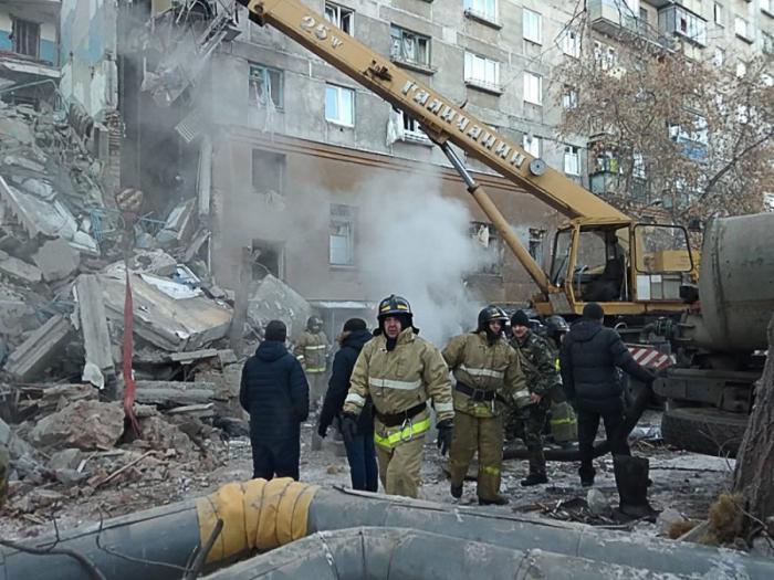 Al menos cuatro muertos y 68 desaparecidos al derrumbarse un edificio en los Urales