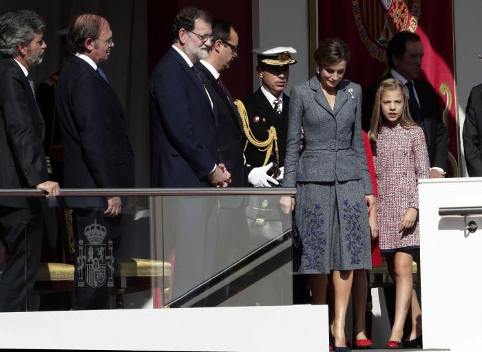 La reina Letizia apuesta por la sencillez y la elegancia en el desfile de la Hispanidad