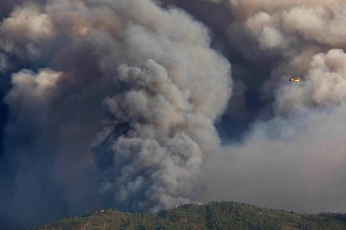 Dos incendios avanzan sin control por el centro de Portugal