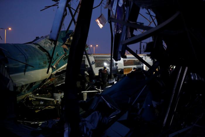 Al menos 7 muertos y 46 heridos al chocar un tren de alta velocidad en Ankara
