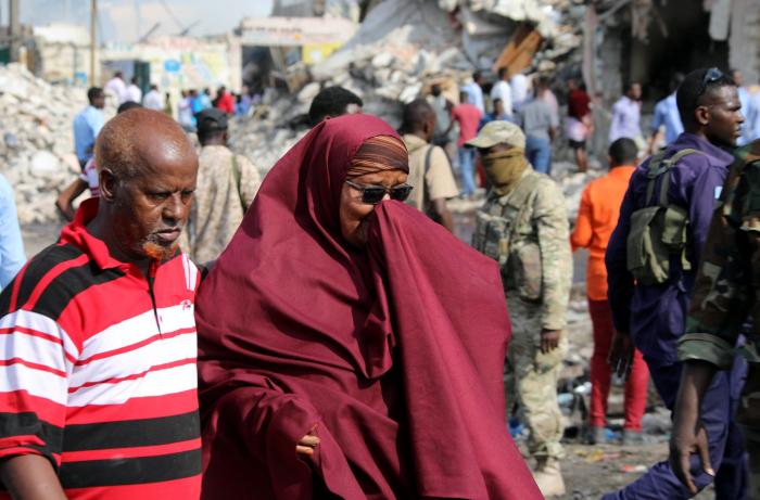 El número de muertos en el atentado con camiones bomba en Somalia supera ya los 300