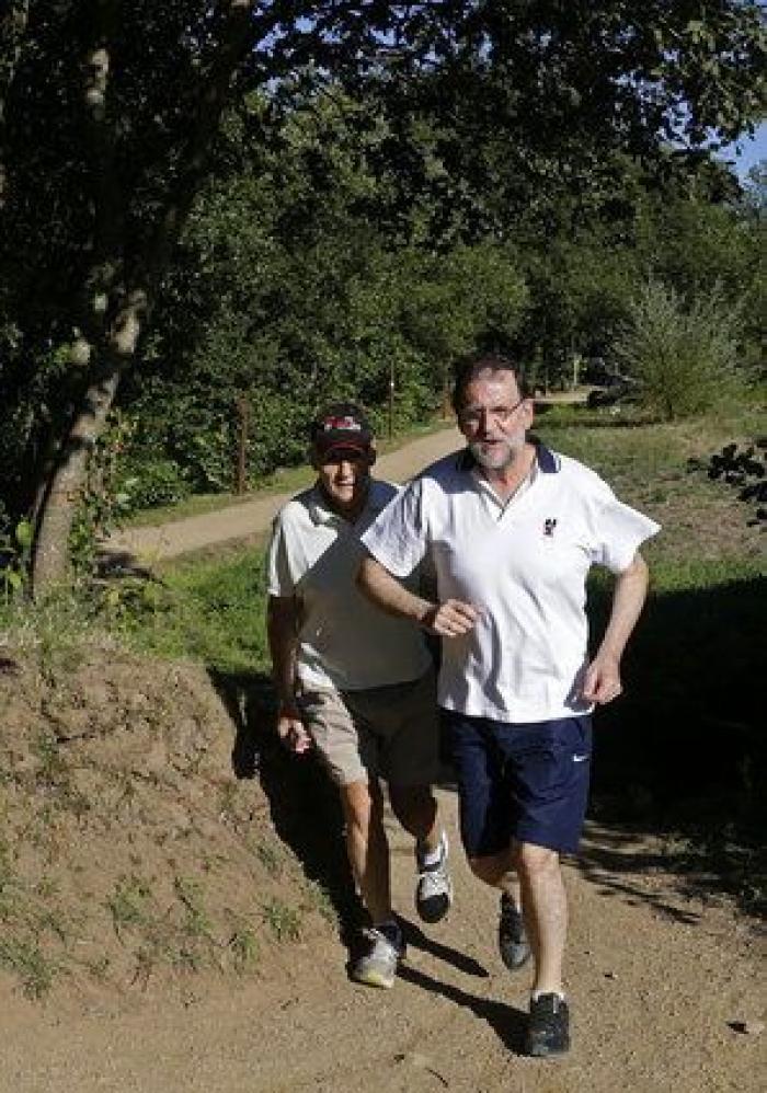Furor 'selfie' en la ruta vacacional de Mariano Rajoy (FOTOS)