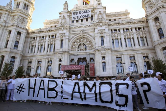Las imágenes de las manifestaciones por el diálogo y por España en Madrid