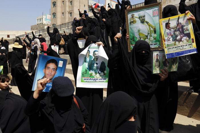 Al menos 54 personas mueren en bombardeos de la alianza árabe en la capital yemení
