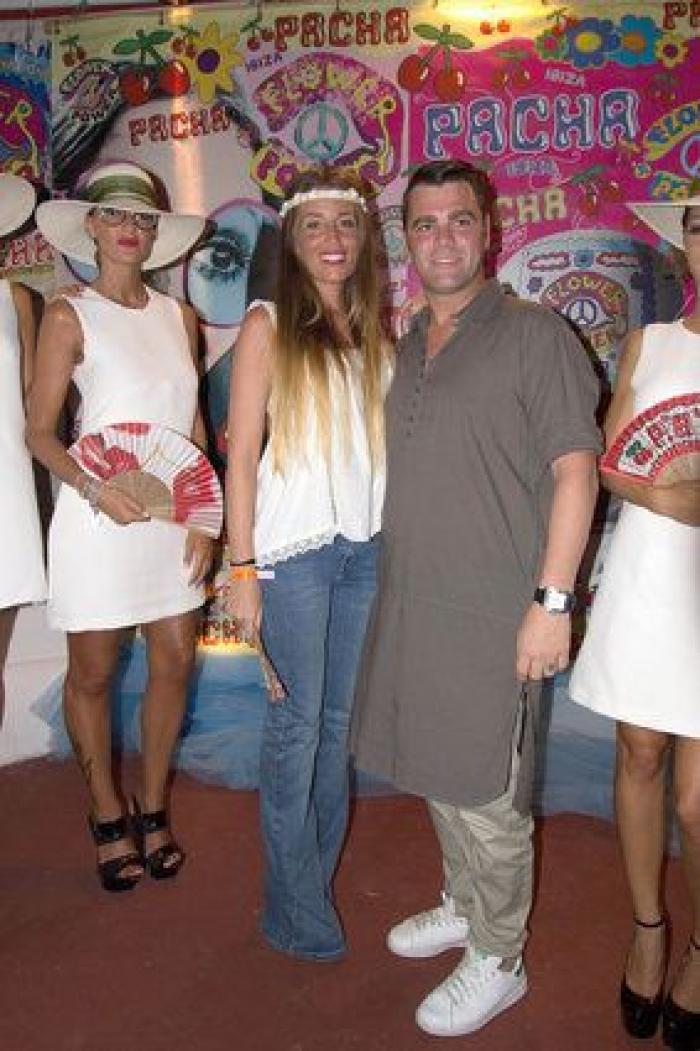 Fiesta Flower Power Ibiza 2015: Anne Hathaway, Valentino, Jon Kortajarena...