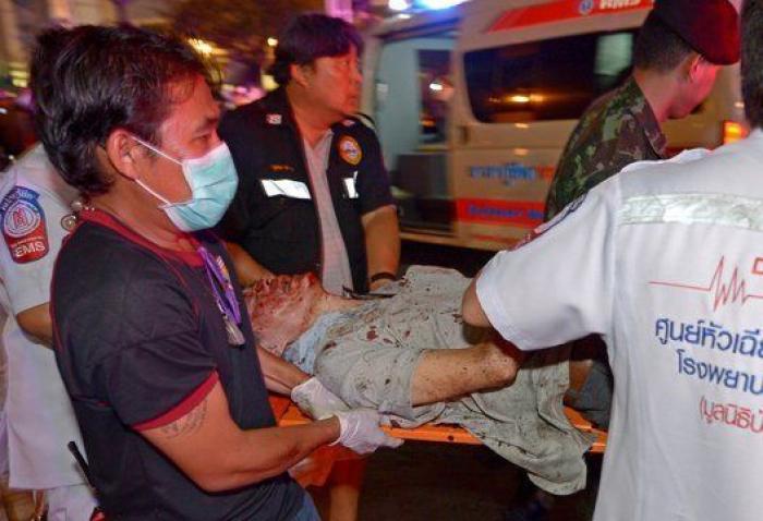 Atentado en Bangkok: Lanzan una granada desde un puente en Bangkok