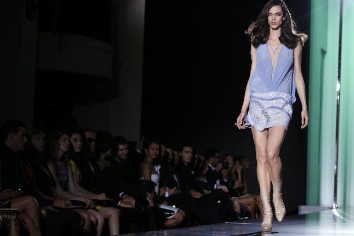 Versace reúne a las cinco top models de los 90 para homenajear a Gianni