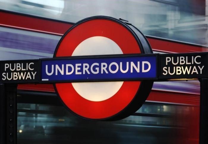 Un atentado terrorista con explosivos deja 22 heridos en el metro de Londres