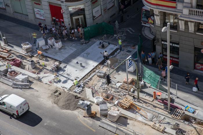 El caos de pasear por la Gran Vía en obras (FOTOS)