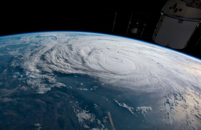 El huracán Harvey se irá debilitando pero dejará más lluvias torrenciales, que ya han provocado 30 muertos