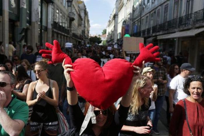 Decenas de miles de manifestantes expresan su apoyo a los refugiados en las principales ciudades europeas