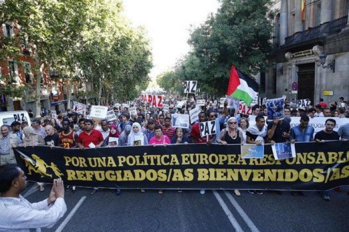 Decenas de miles de manifestantes expresan su apoyo a los refugiados en las principales ciudades europeas