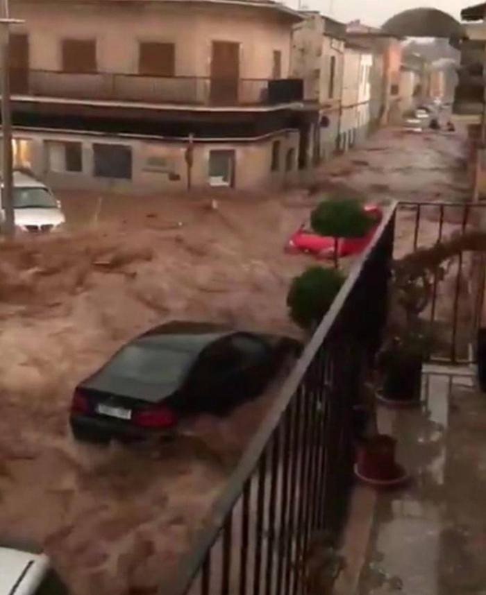 La imagen de Rafa Nadal en las inundaciones de Mallorca que está dando la vuelta al mundo